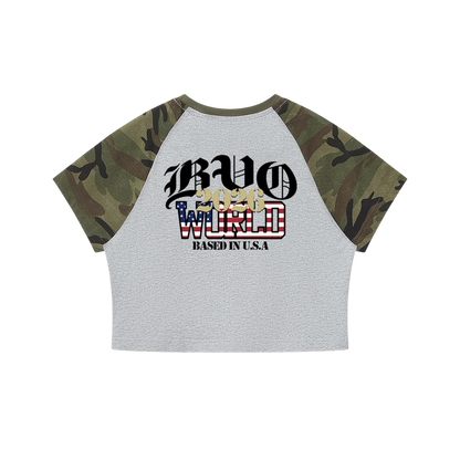 WMNS BVO® WORLD 2026 CAMO CROPPED TEE [GREY/WOODLAND CAMO]